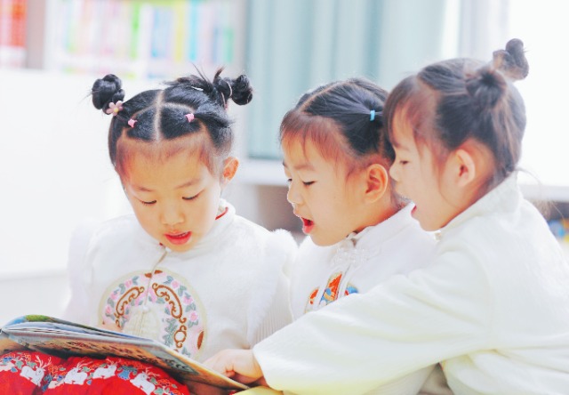 在“世界讀書日”來臨之際，高臺縣第四幼兒園孩子在參加“共讀一本書”活動.jpg