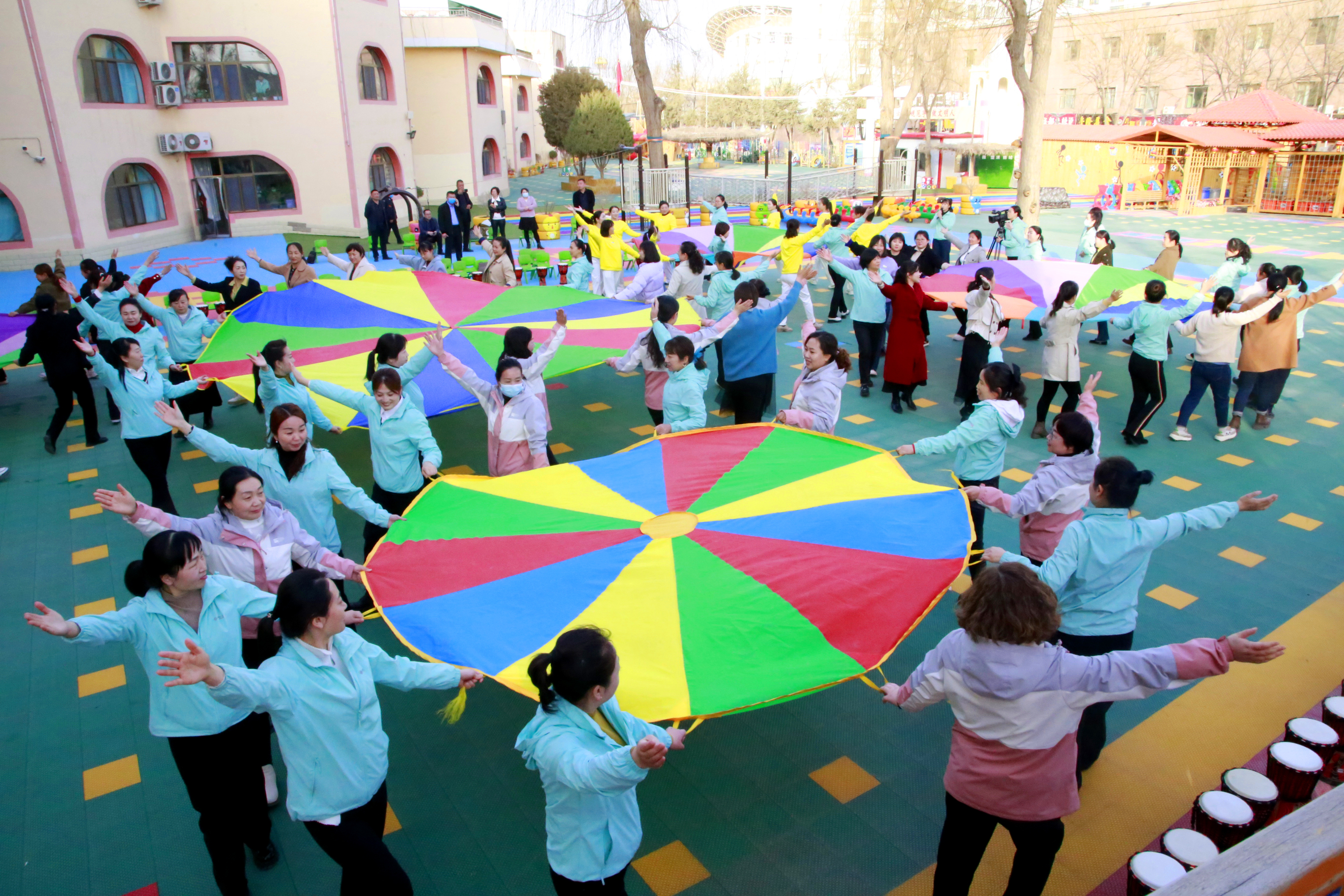 06 臨澤縣第二幼兒園組織城鄉(xiāng)教育高質量發(fā)展共同體幼兒園教師開展聯(lián)合教研活動 劉莉 攝.JPG