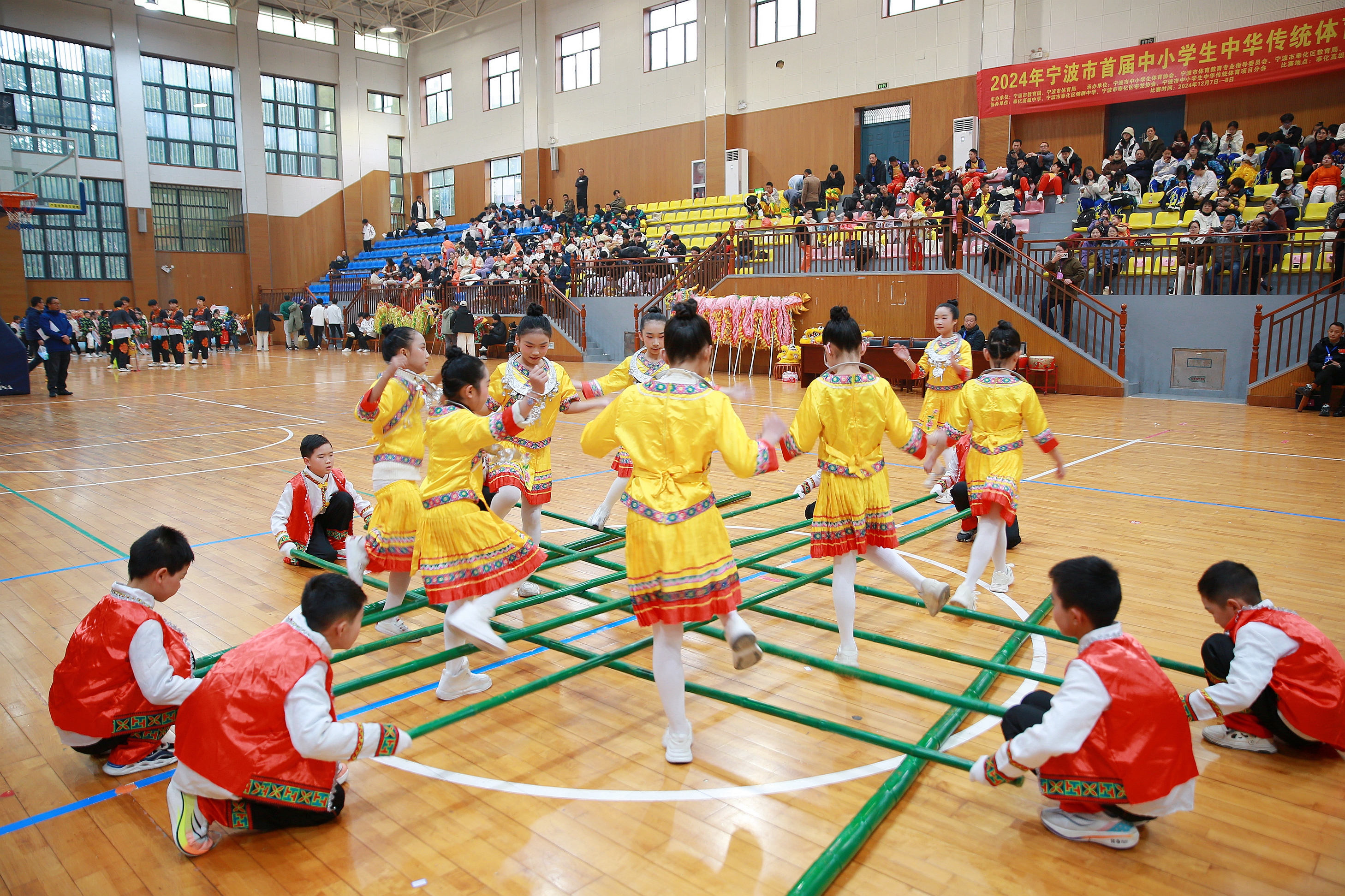 寧波市首屆中小學(xué)生中華傳統(tǒng)體育項目比賽（展演）現(xiàn)場 奉化區(qū)教育局供圖1.JPG